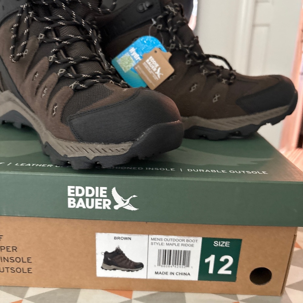 New Men’s  Eddie Bauer outdoor boots